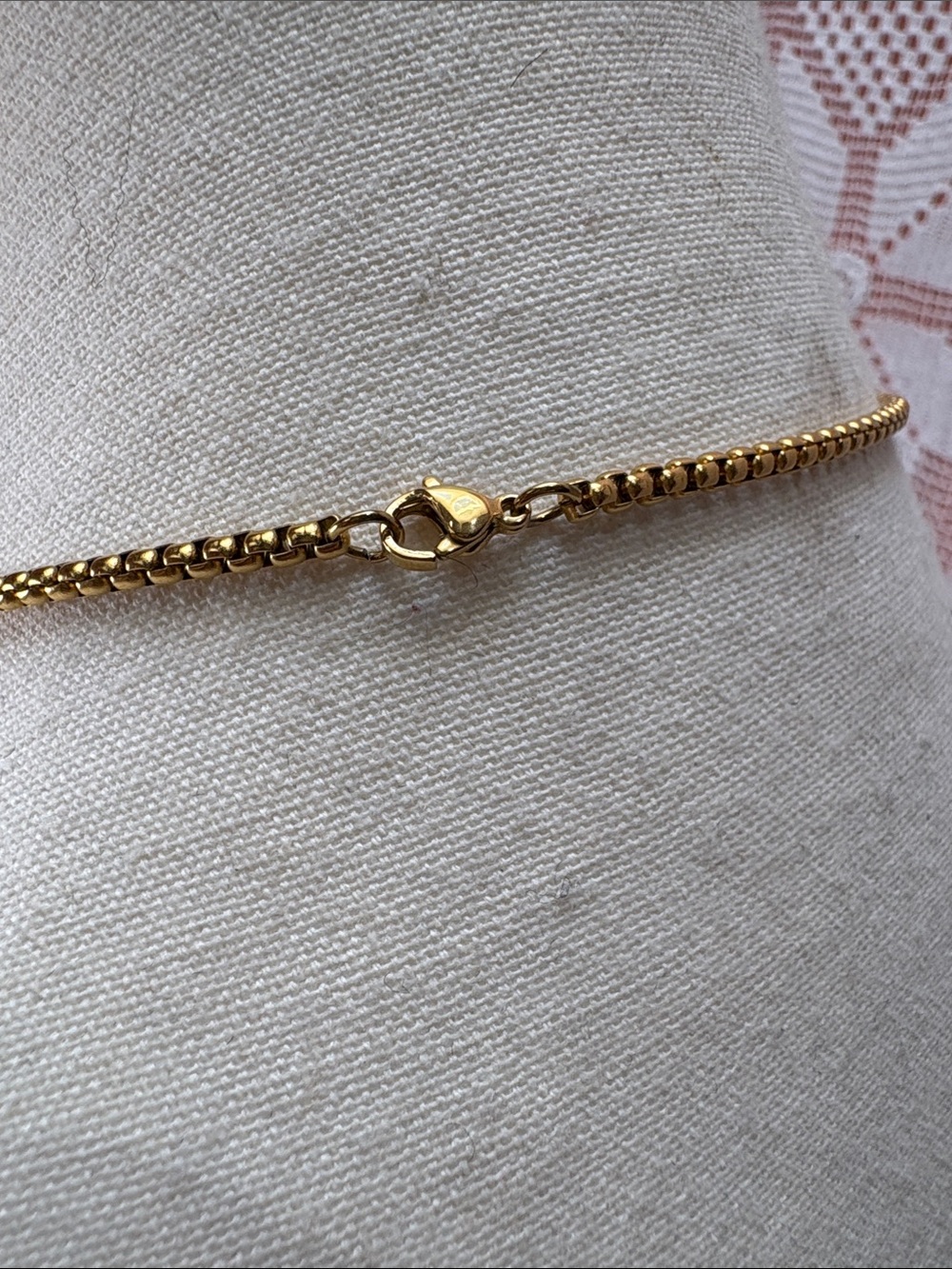 Gold Tone Rhinestone Leopard Head Necklace - Picture 5 of 7